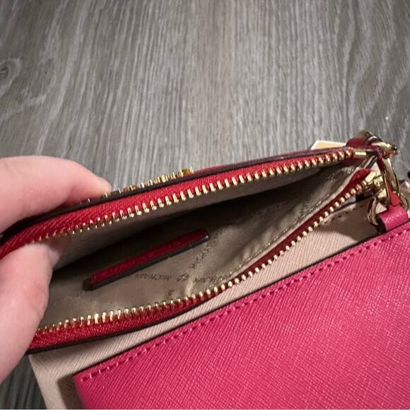 Michael Kors Jet Set Travel Trio 3 in 1‎ Wristlet in Nude/Magenta Pink/Red NWT - Picture 6 of 9